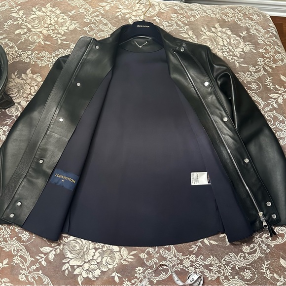 Louis Vuitton Mens Black Lambskin Leather Jacket Size 52. - Picture 8 of 15
